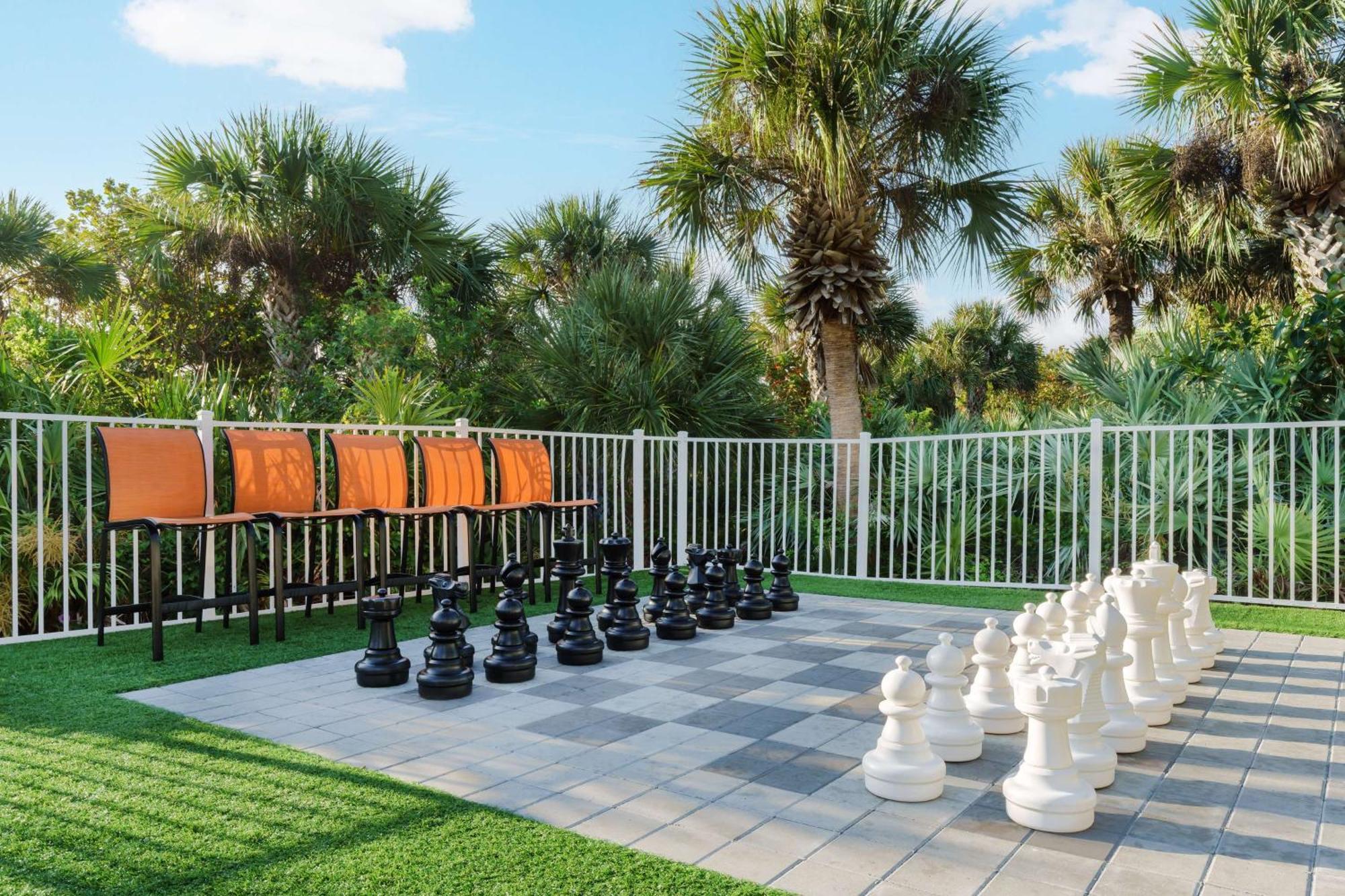 Hilton Garden Inn Cocoa Beach-Oceanfront, Fl Екстер'єр фото