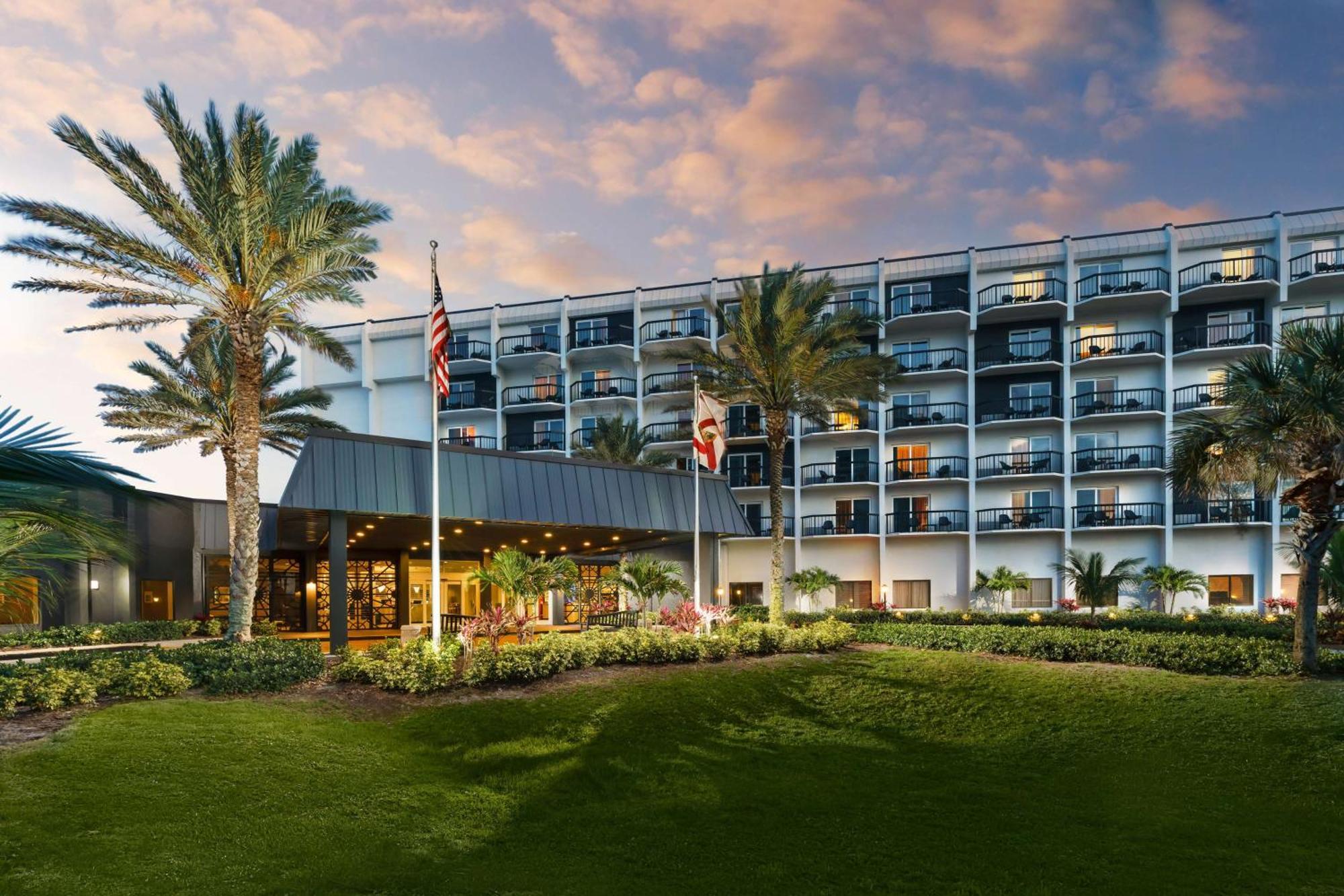 Hilton Garden Inn Cocoa Beach-Oceanfront, Fl Екстер'єр фото